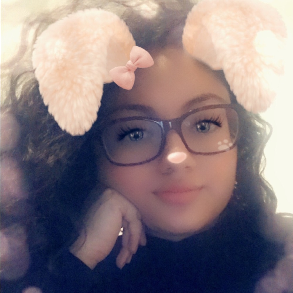 Meet your Posher, Ysenia